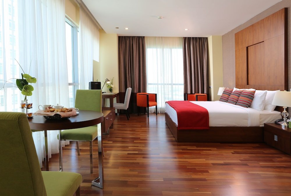 Wyndham Downtown Dubai Room Type - Premium Studio, 1 King Bed, Non Smoking (Burj Khalifa/Fountain View)
