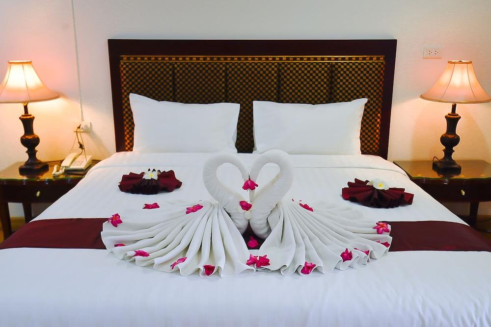 Pattaya Hiso Hotel Room Type - Deluxe Twin Room Pattaya Hiso Hotel Room Type - Deluxe Twin Room