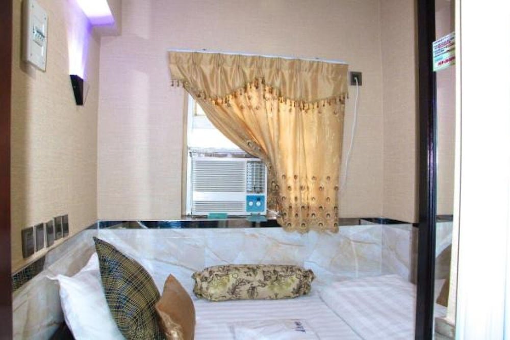Temple Street Hotel Room Type - Standard Double Room
