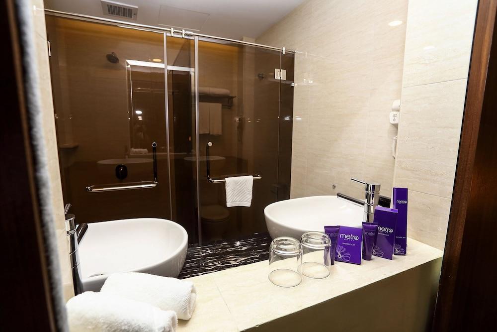 The Metro Hotel Bukit Bintang Room Type - Executive Room (Deluxe)