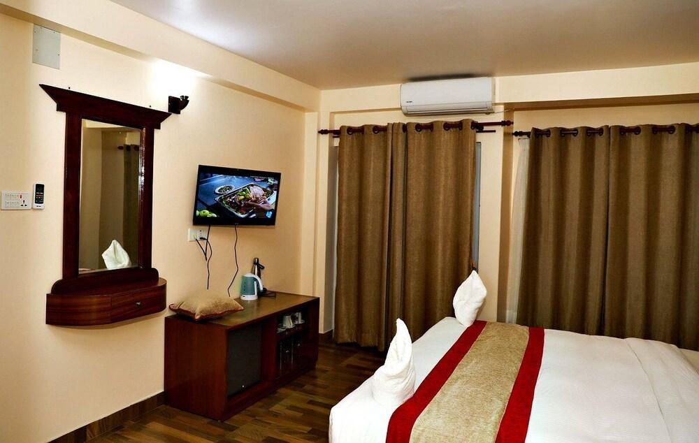 Hotel Guru Room Type - Deluxe Double or Twin Room
