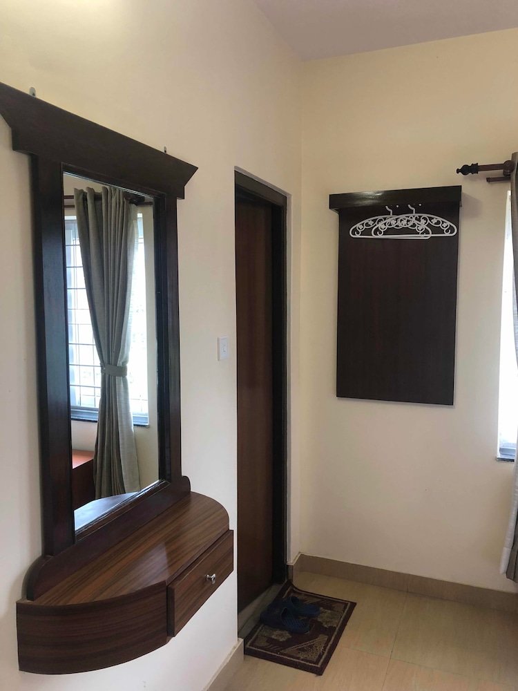 Hotel Guru Room Type - Deluxe Double Room, 1 King Bed, Mountain View, Mountainside