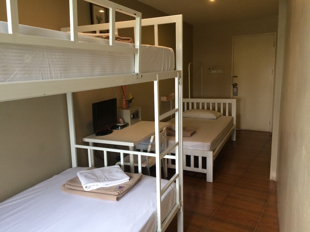 VX The Fifty - Hostel Room Type - Basic Triple Room with Shared Bathroom VX The Fifty - Hostel Room Type - Basic Triple Room with Shared Bathroom