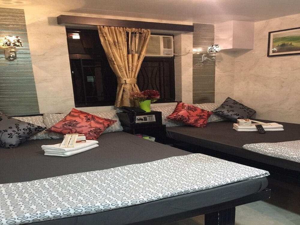 Hi-Inn Room Type - Standard Quadruple Room