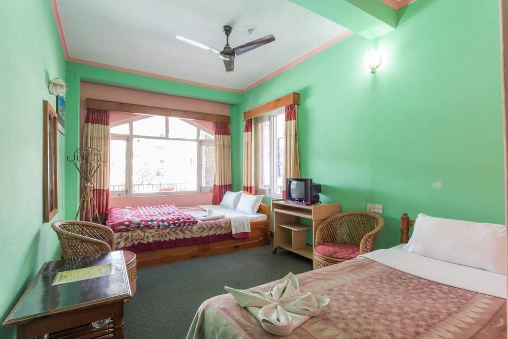 Hotel Seven Continents Room Type - Comfort Twin Room, 1 Bedroom, Non Smoking, Mountain View Hotel Seven Continents Room Type - Comfort Twin Room, 1 Bedroom, Non Smoking, Mountain View