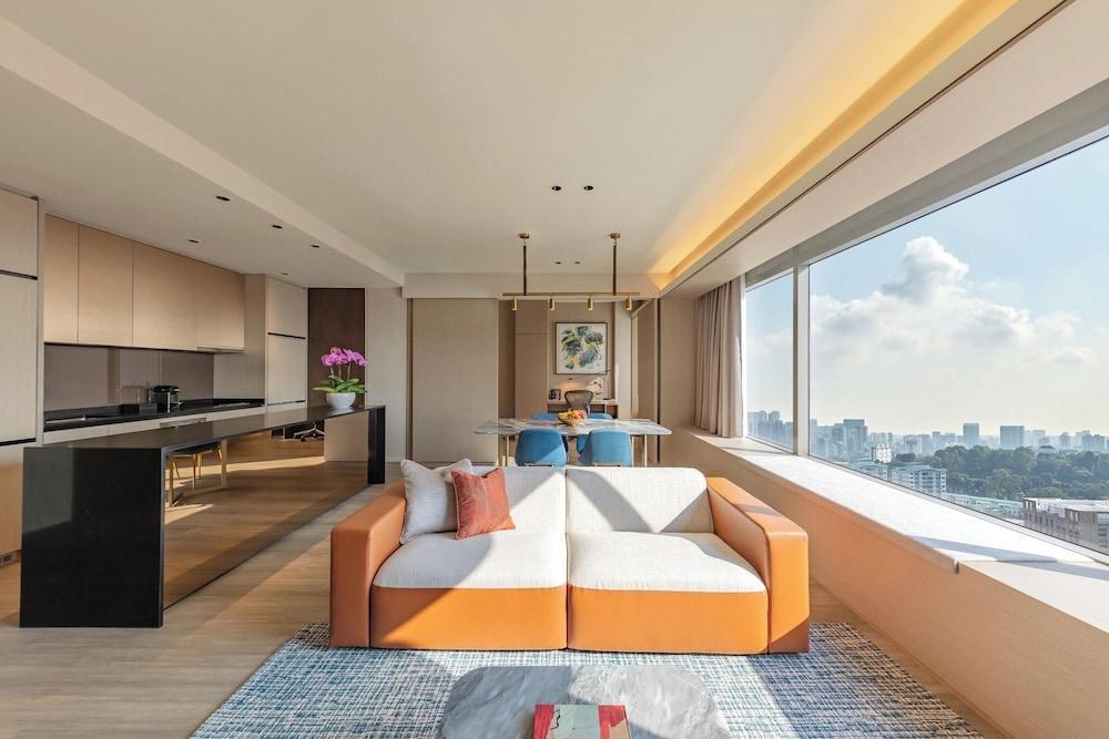 Pan Pacific Serviced Suites Orchard - Tap to explore photos