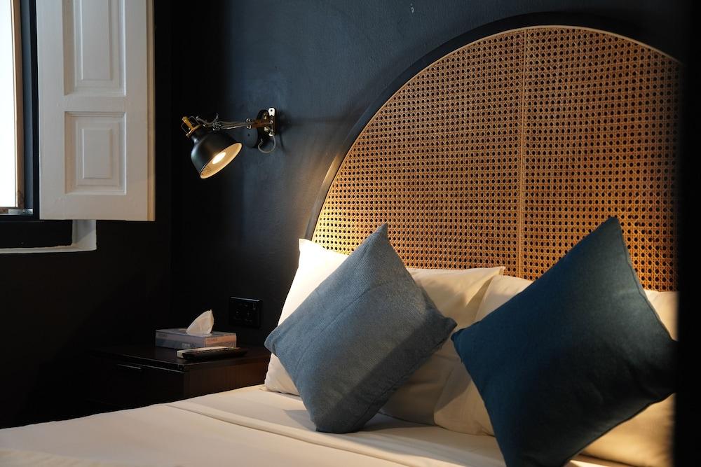 Check-Inn at Little India Room Type - Premier Room