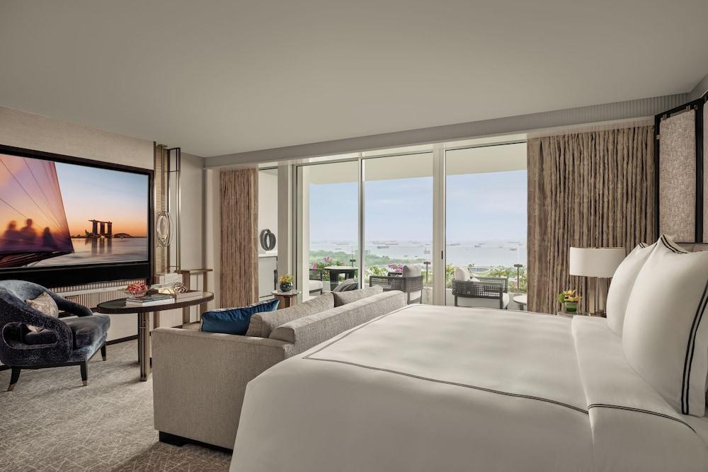Marina Bay Sands Room Type - Sands Premier Studio King Gardens by the Bay View Marina Bay Sands Room Type - Sands Premier Studio King Gardens by the Bay View