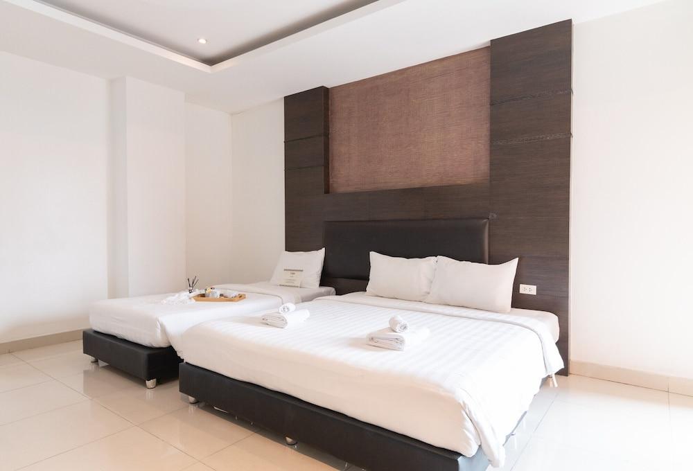 Tribe Pattaya Room Type - Deluxe Plus Room