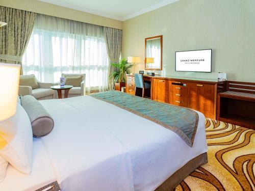Majlis Grand Mercure Residence Room Type - King Studio