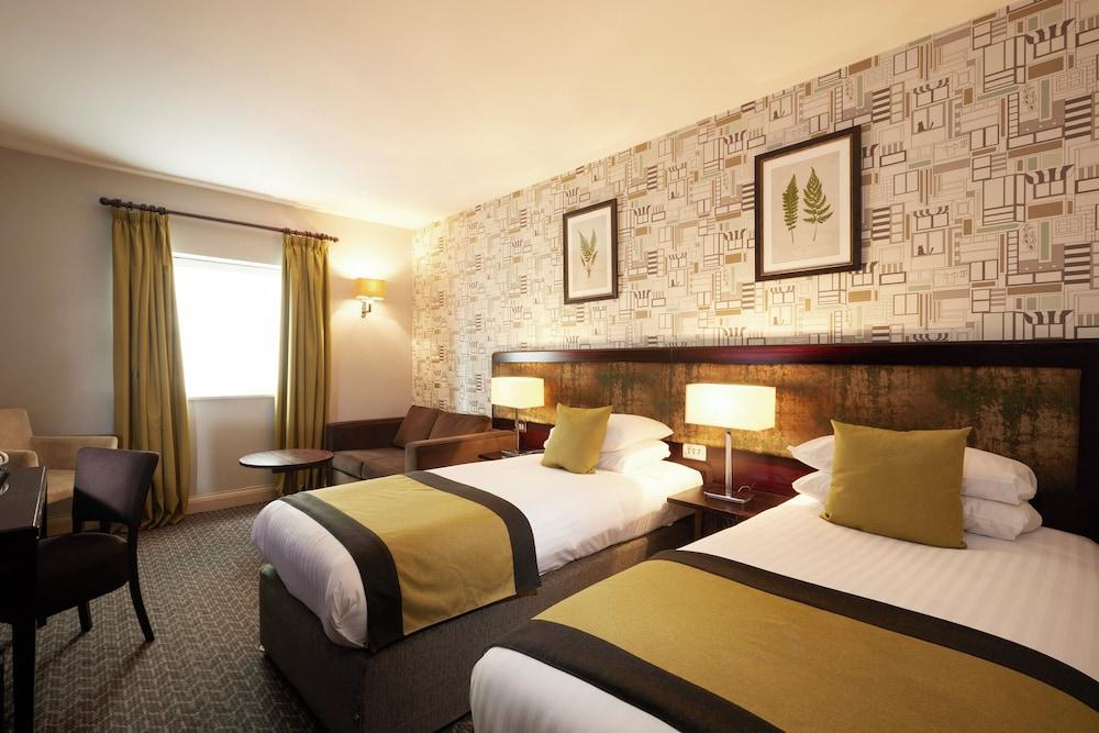 Millennium & Copthorne Hotels At Chelsea Football Club Room Type - Standard Room, 1 Double Bed with Sofa bed (Standard Double Room)