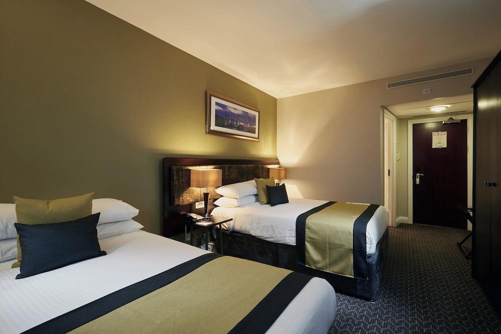 Millennium & Copthorne Hotels At Chelsea Football Club Room Type - Standard Room, 2 Twin Beds (Standard Room Twice)