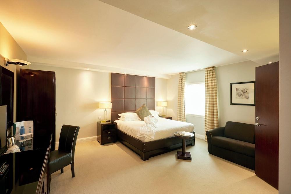 Millennium & Copthorne Hotels At Chelsea Football Club Room Type - Deluxe Room, 1 Double Bed (Club Room)