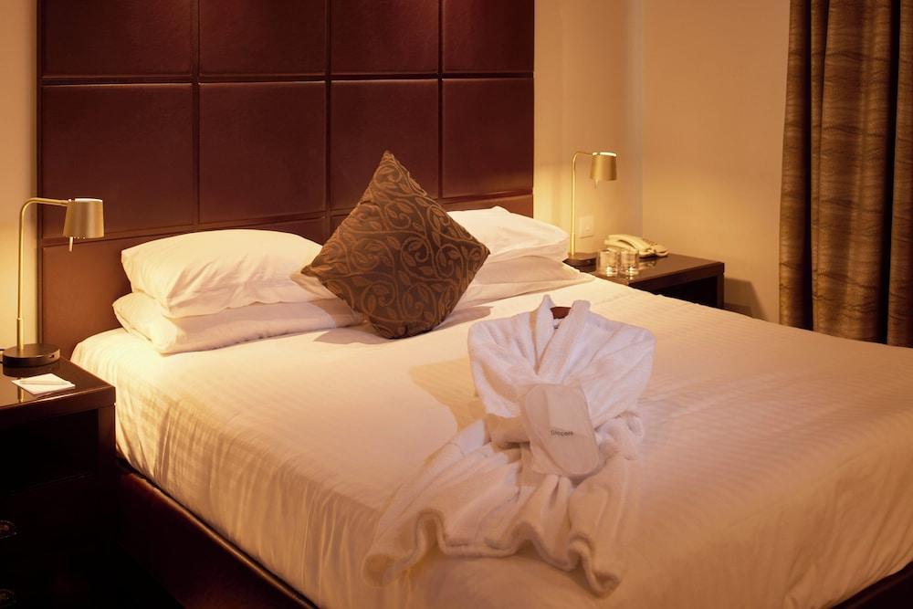 Millennium & Copthorne Hotels At Chelsea Football Club - Tap to explore photos