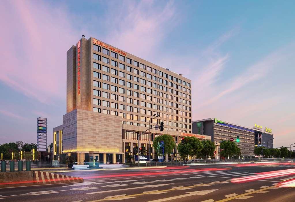 Hilton Garden Inn Shanghai Hongqiao - Tap to explore photos