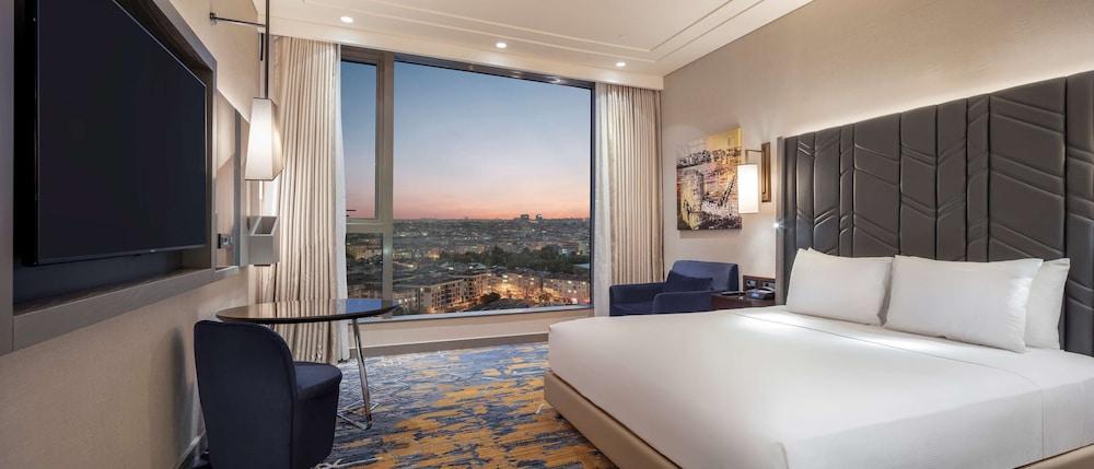 Hilton Istanbul Bakirkoy Room Type - Executive Room, 1 King Bed