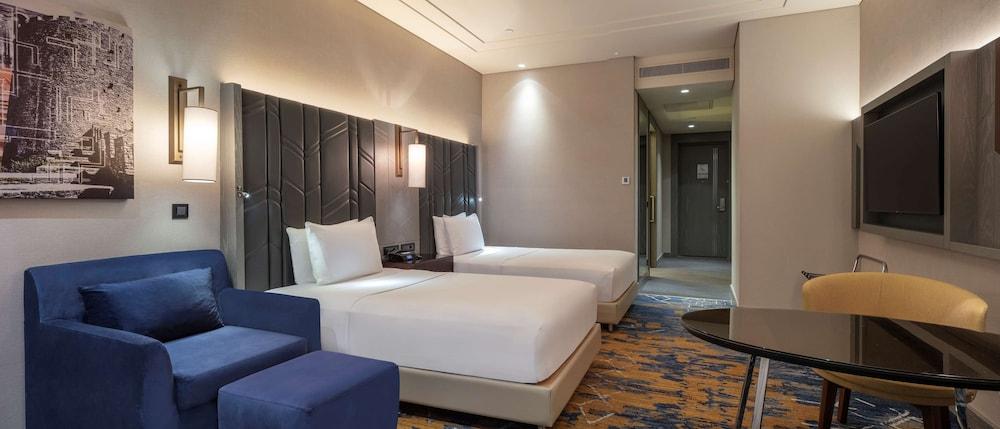 Hilton Istanbul Bakirkoy Room Type - Twin Room, Sea View