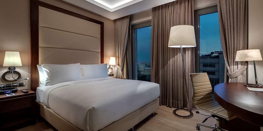 DoubleTree by Hilton Istanbul Topkapi Room Type - QUEEN GUEST ROOM