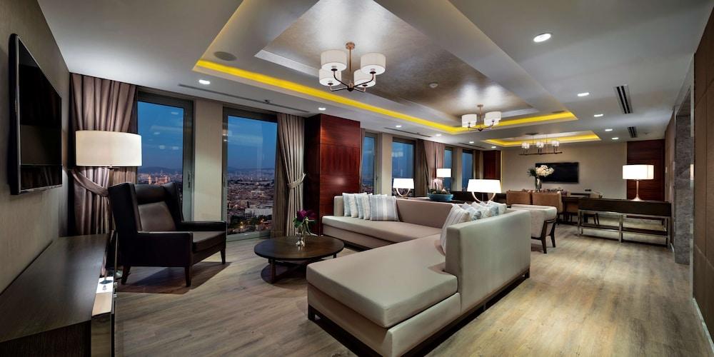 DoubleTree by Hilton Istanbul Topkapi Room Type - PRESIDENTIAL SUITE