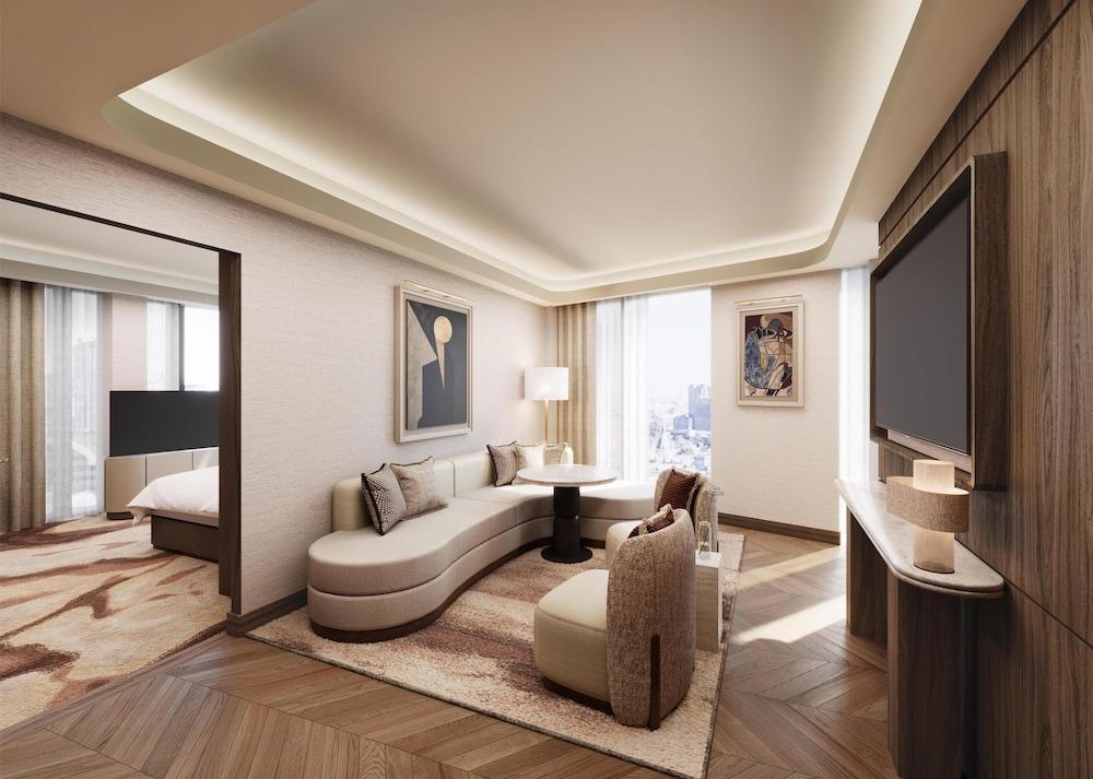Hilton London Bankside Room Type - Landmark View Suite-Lounge Access