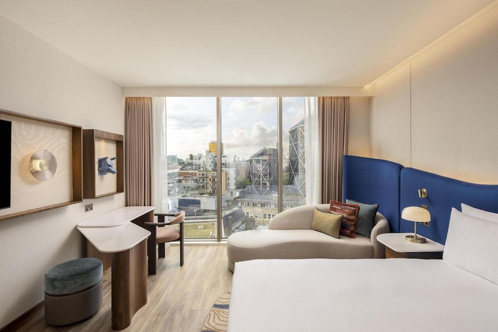 Hilton London Bankside - Tap to explore photos