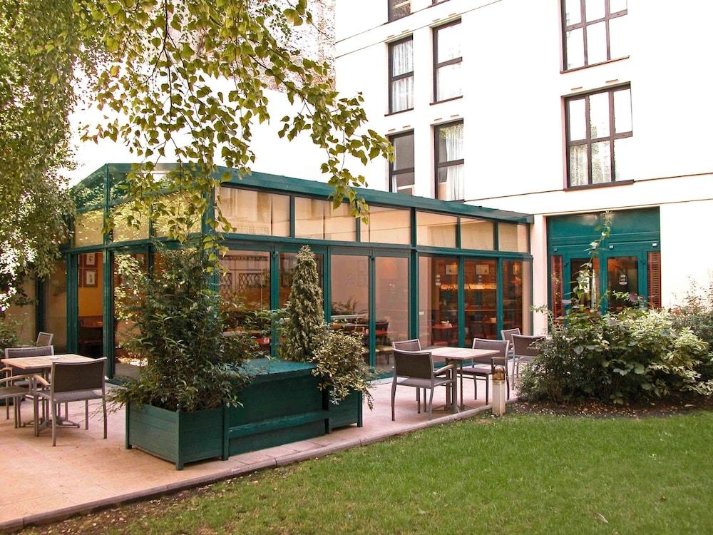 IBIS PARIS BASTILLE ST ANTOINE - Tap to explore photos