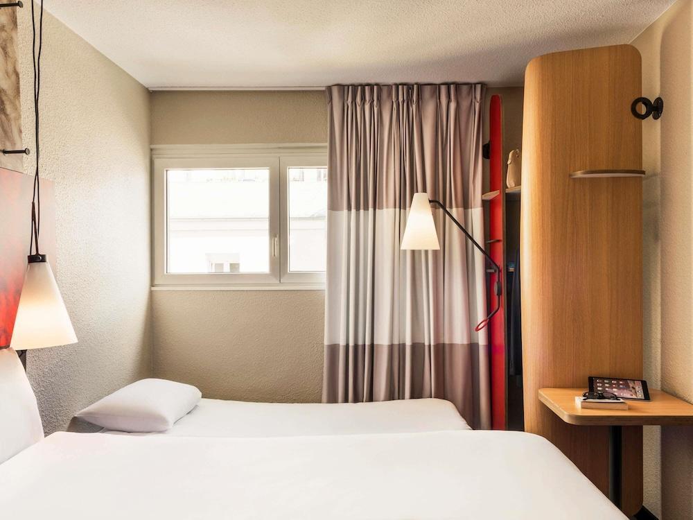 ibis Paris Place d'Italie 13th Room Type - Standard room with 1 double bed and 1 sofa