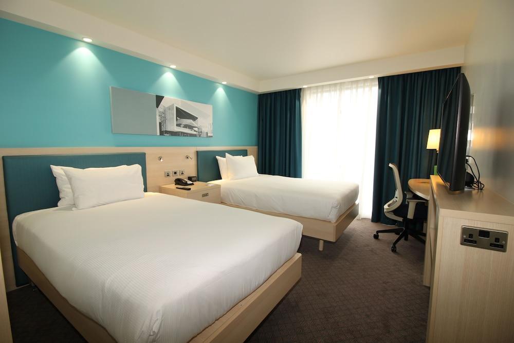 Hampton by Hilton London Docklands Room Type - TWIN ROOM