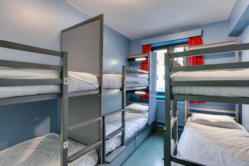 Clink 261 Hostel Room Type - Bed in 8-10-bed Mixed Dorm, Shared Bathroom
