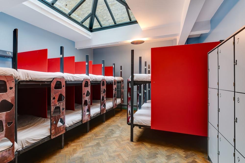Clink 261 Hostel Room Type - Bed in 10+beds Mixed Dorm, Shared Bathroom
