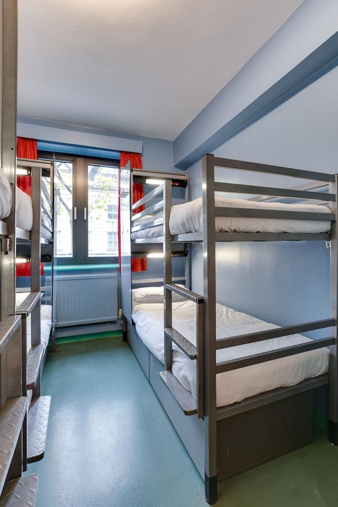 Clink 261 Hostel Room Type - Bed in 10-bed Female Dorm, Shared Bathroom