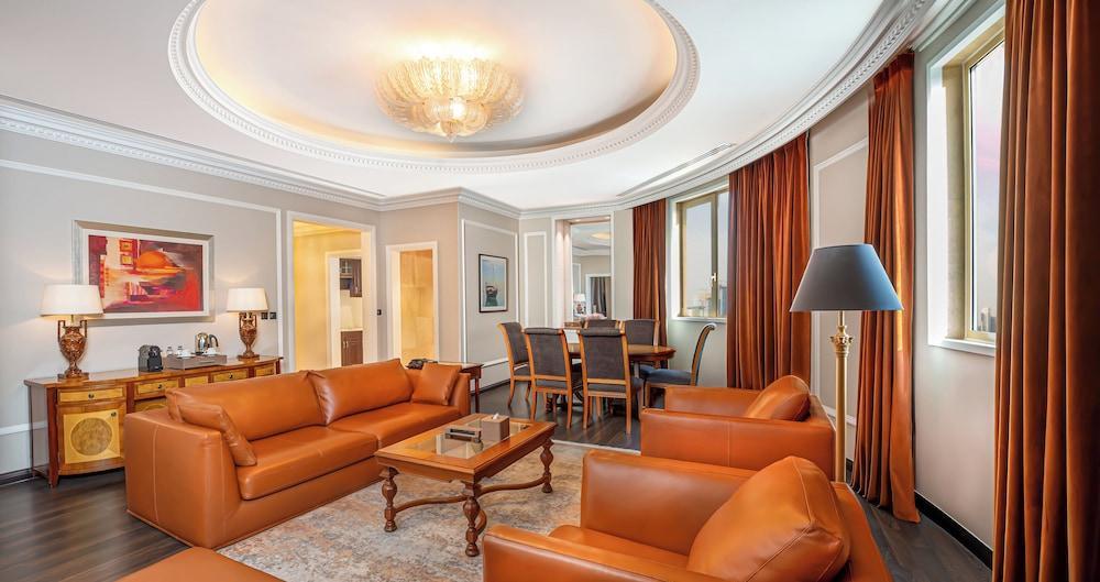 Millennium Hotel Doha Room Type - Presidential Studio Suite, 1 King Bed