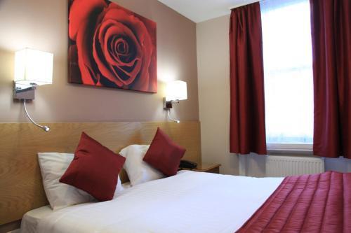 Sheriff Hotel Room Type - Double or Twin with External Private Bathroom