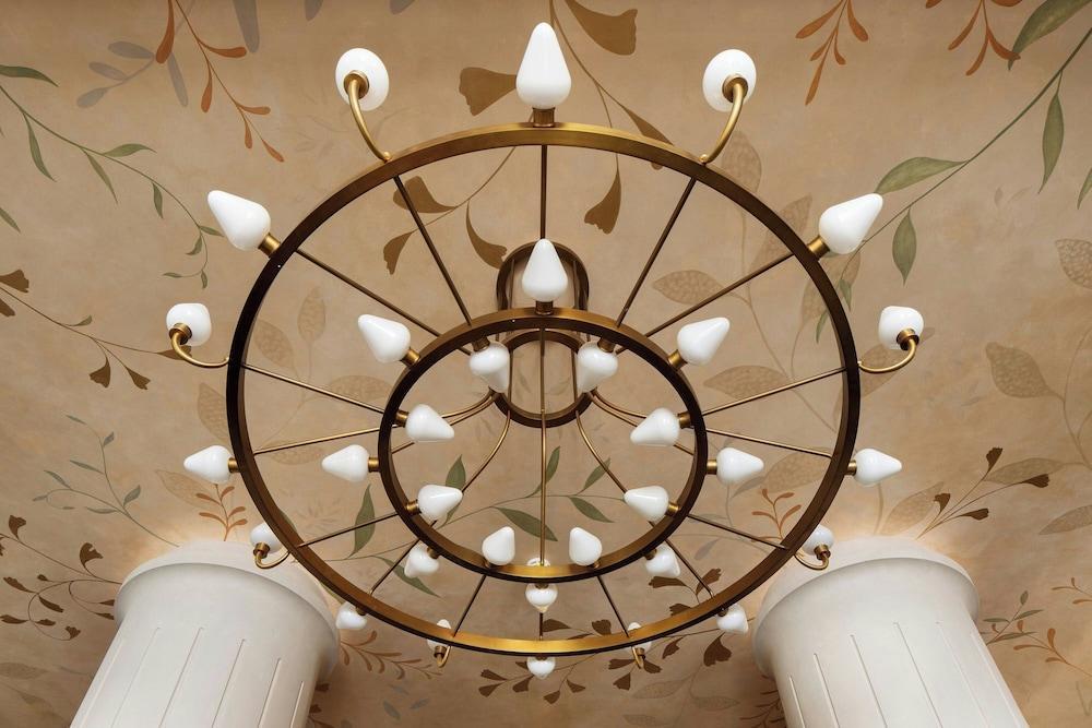 Montcalm Mayfair, Autograph Collection - Tap to explore photos