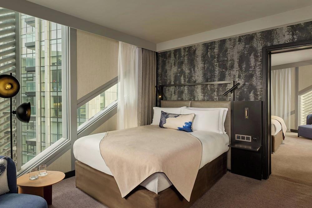 Montcalm East, Autograph Collection by Marriott Room Type - Family Room, 1 Double Bed