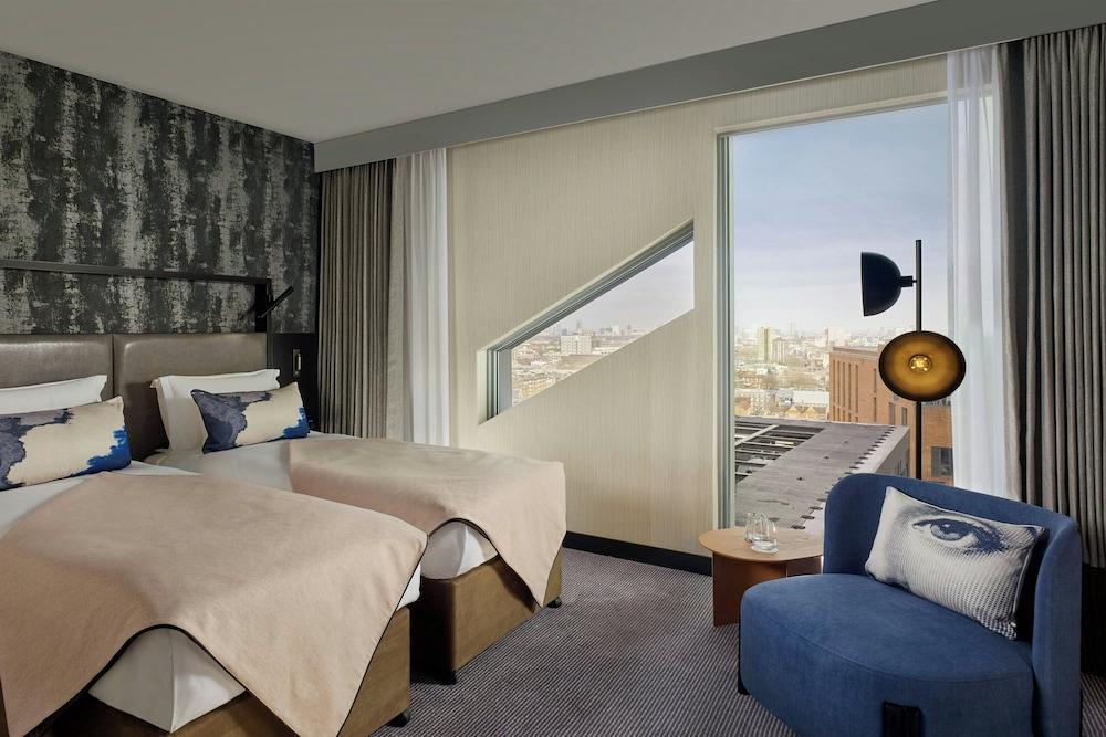 Montcalm East, Autograph Collection by Marriott Room Type - Room, 2 Twin Beds (View)