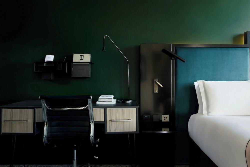 Montcalm East, Autograph Collection by Marriott - Tap to explore photos