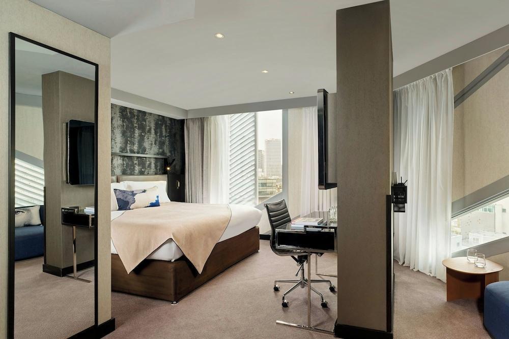Montcalm East, Autograph Collection by Marriott Room Type - Junior Suite Montcalm East, Autograph Collection by Marriott Room Type - Junior Suite