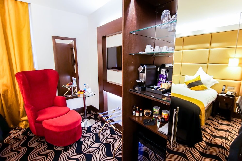 Montcalm Piccadilly Townhouse - Tap to explore photos