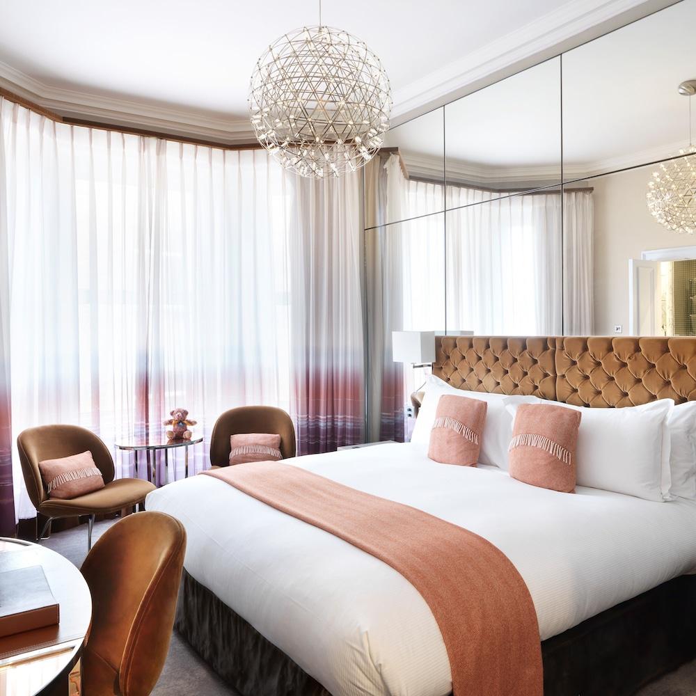 The Athenaeum Hotel & Residences Room Type - Superior Room