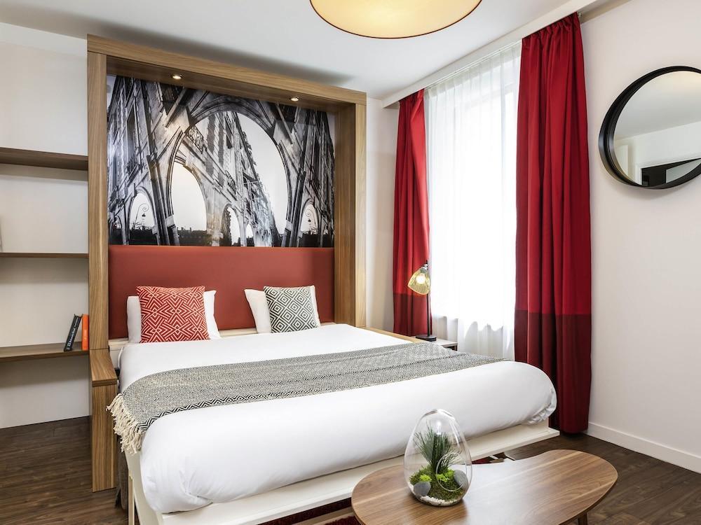 ADAGIO LA DEFENSE COURBEVOIE Room Type - Studio, 1 Double Bed