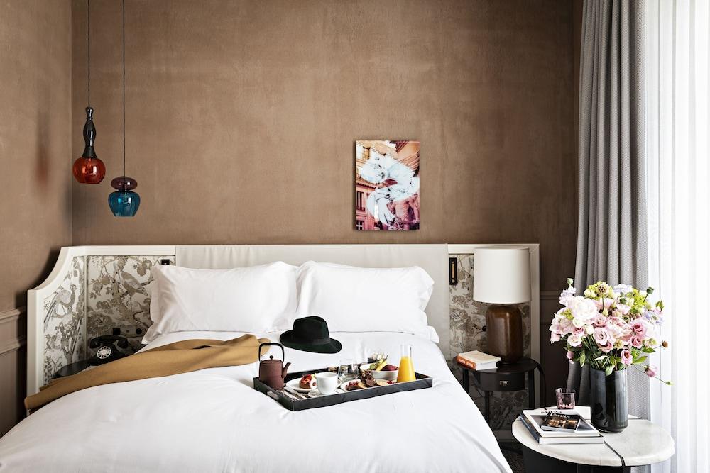 Sofitel Le Scribe Paris Opera Room Type - Superior Room, 1 Queen Bed, Courtyard View