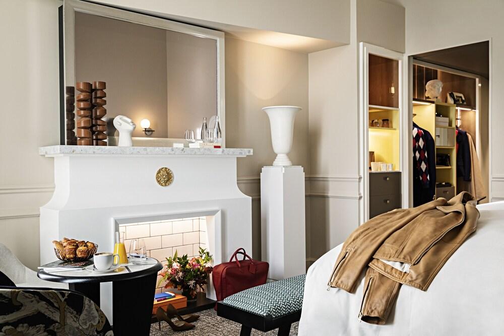 Sofitel Le Scribe Paris Opera Room Type - Suite, 1 Queen Bed (Desk,Blvd. and Scribe St. View, Opera) Sofitel Le Scribe Paris Opera Room Type - Suite, 1 Queen Bed (Desk,Blvd. and Scribe St. View, Opera)
