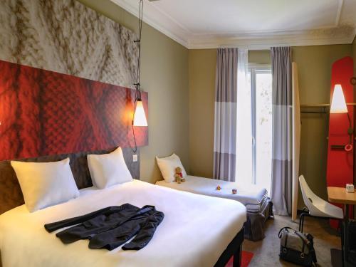 IBIS PARIS TOUR MONTPARNASSE - Tap to explore photos