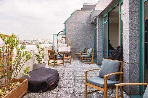 Mercure Paris Saint-Ouen - Tap to explore photos