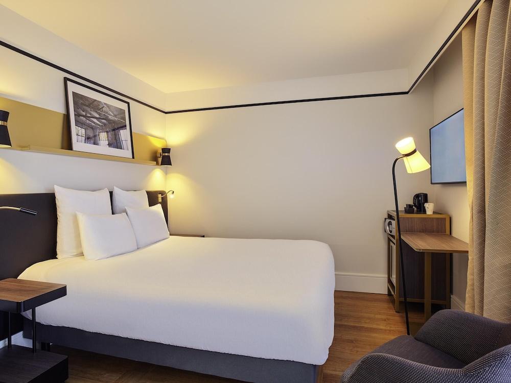 Mercure Paris Saint-Ouen Room Type - Superior Room with balcony, garden view and 1 double bed