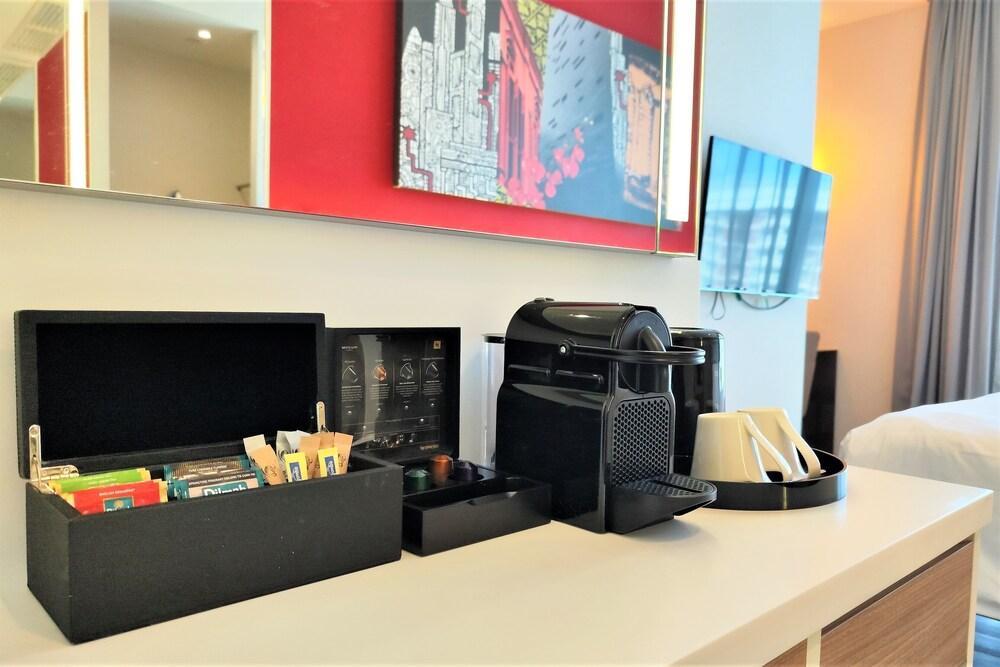 MERCURE SINGAPORE BUGIS - Tap to explore photos