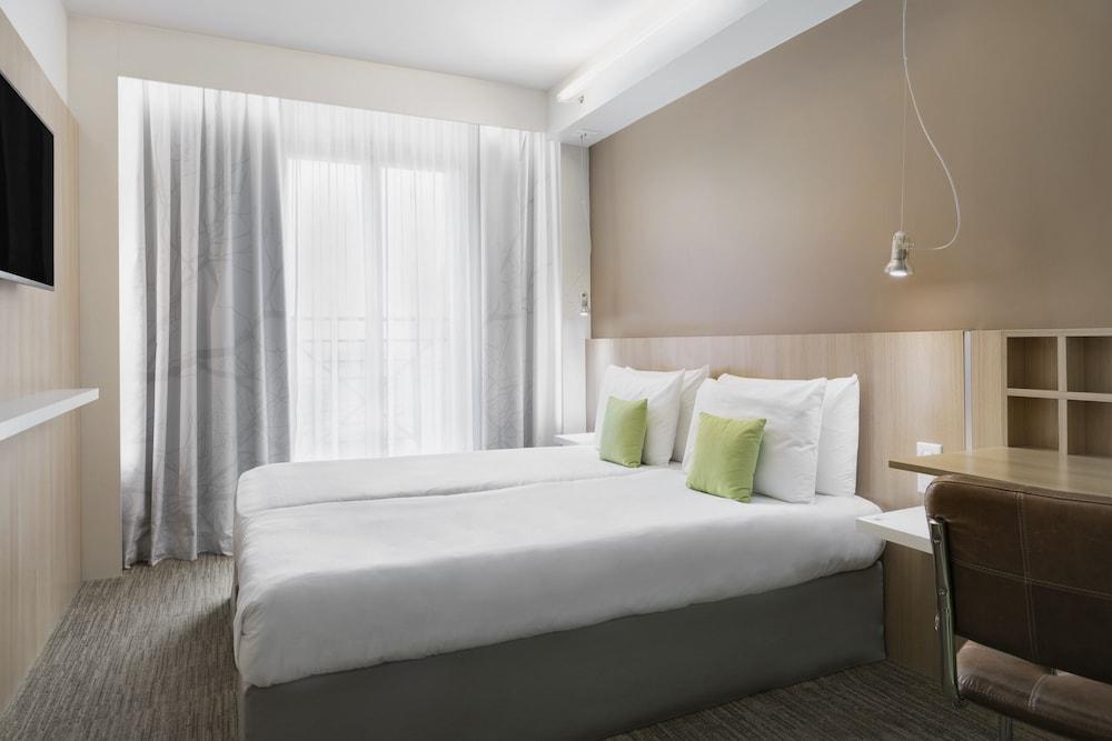 Mercure Paris Gare du Nord - Tap to explore photos
