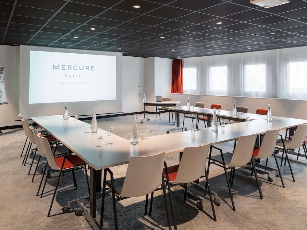 MERCURE PARIS LA DEFENSE - Tap to explore photos