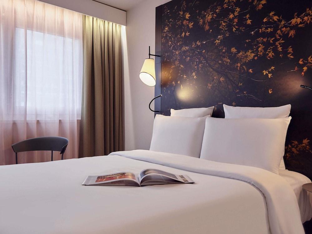 MERCURE PARIS LA DEFENSE Room Type - Classic Room with 1 double bed